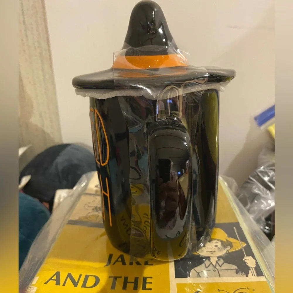 Rae Dunn Black Artisan Mug with Hat Lid NWOT (GL)